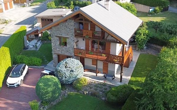 2433 Les Vieilles Carines ***